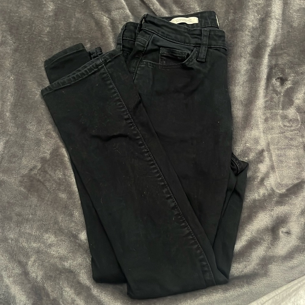 Universal thread high rise slim straight black jeans. Women size 2